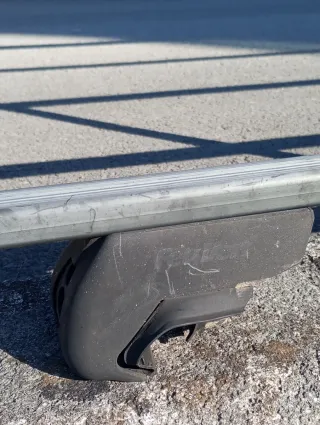 Barras universales de techo para baca.