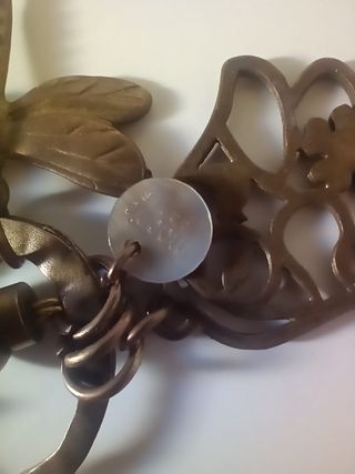 Broche / colgante vintage con pluma y libélula