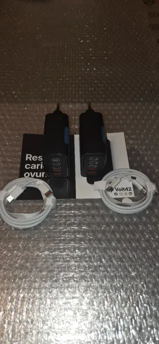 Lotto di 2 Kit Completi Caricatore + 2 Cavi USB-C