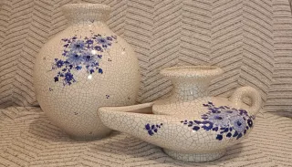 Jarrón y aguamanil de cerámica