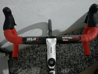 Bicicleta de carretera en perfecto estado