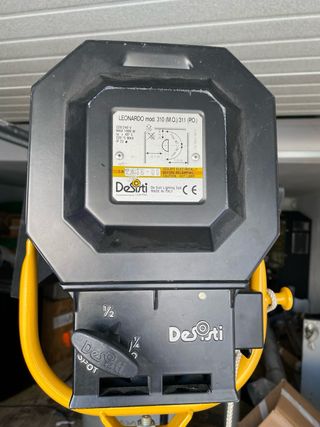 Foco Desisti Leonardo 310 + trípode desisti