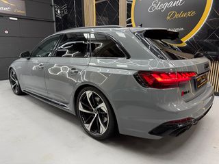 Audi RS4 2021