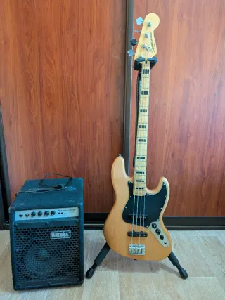 Bajo jazz bass Squier Vintage modified 70s + Ampli