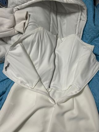 Mono/vestido blanco con cremallera y pantalón bajo