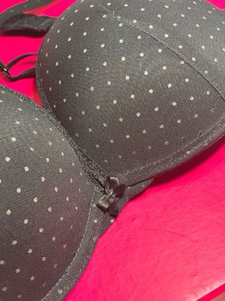 Sujetador Push Up negro con estampado de lunares