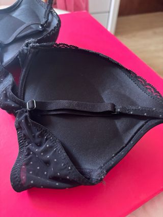 Sujetador Push Up negro con estampado de lunares