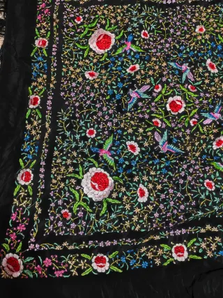 Mantón de Manila bordado flores y pájaros rf 033