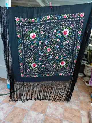 Mantón de Manila bordado flores y pájaros rf 033