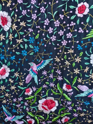 Mantón de Manila bordado flores y pájaros rf 033