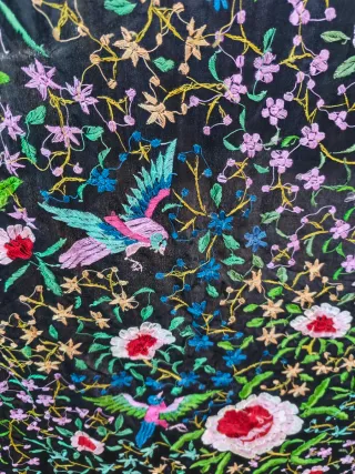 Mantón de Manila bordado flores y pájaros rf 033