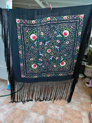 Mantón de Manila bordado flores y pájaros rf 033