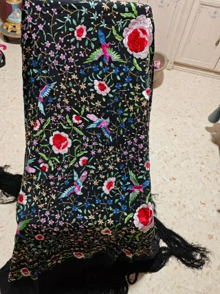 Mantón de Manila bordado flores y pájaros rf 033