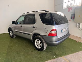 Mercedes-Benz Clase M 2001