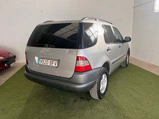 Mercedes-Benz Clase M 2001