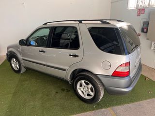 Mercedes-Benz Clase M 2001