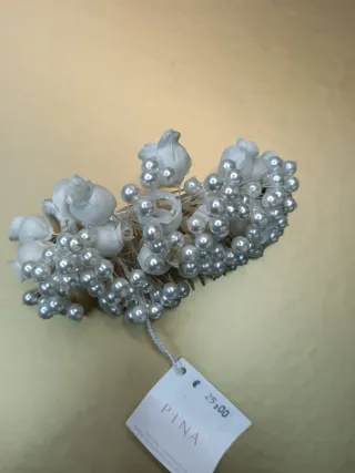 Tocado Novia Perlas y Flores Blancas