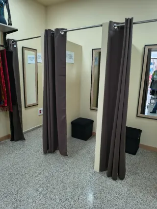 Butaca terciopelo negro con cajón madera