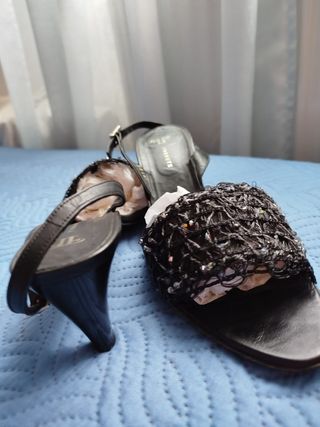 Sandalia con cristal talla 38