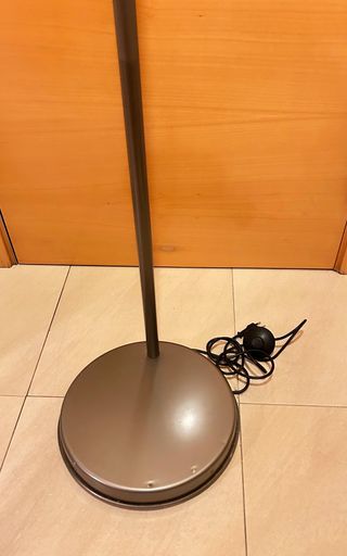 Lámpara de pie tipo foco