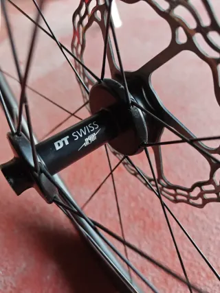 Ruedas DT Swiss Carbono 45mm