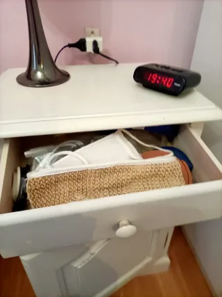 Mesilla auxiliar blanca