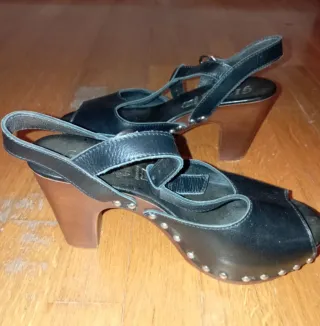 Sandali donna tacco legno borchie