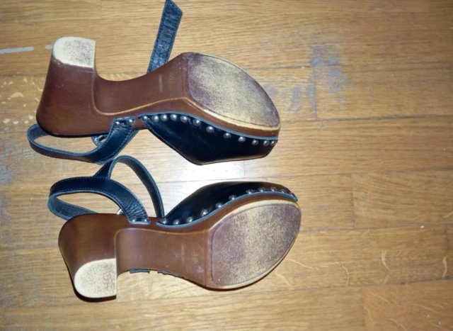 Sandali donna tacco legno borchie