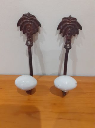 2 Colgadores Cerámica y Forja