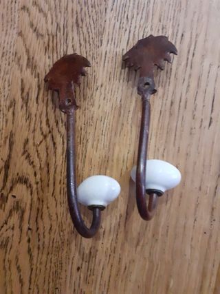 2 Colgadores Cerámica y Forja