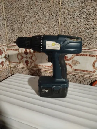 Taladro de batería(NO HAGO ENVÍOS)