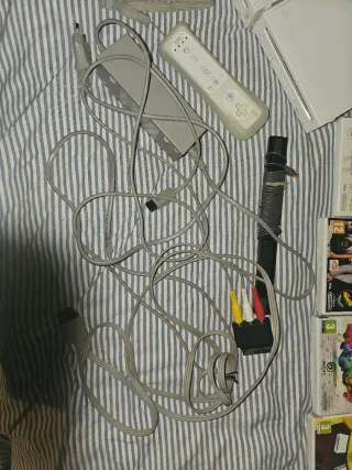 2 nintendo wii + mando + cables + juegos