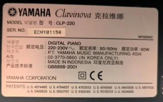 Yamaha Clavinova CLP-220 Piano Digital