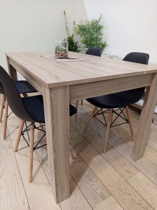 MESA FIJA + 4 SILLAS