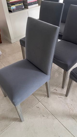 1 silla de comedor tapizada en tela gris