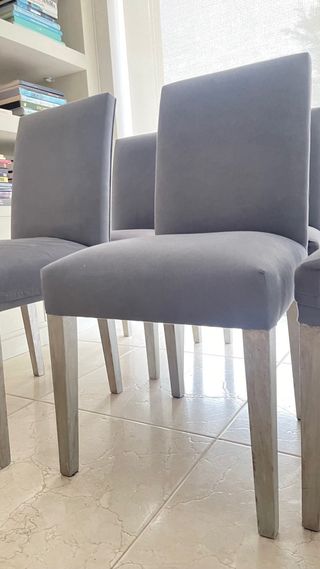 1 silla de comedor tapizada en tela gris