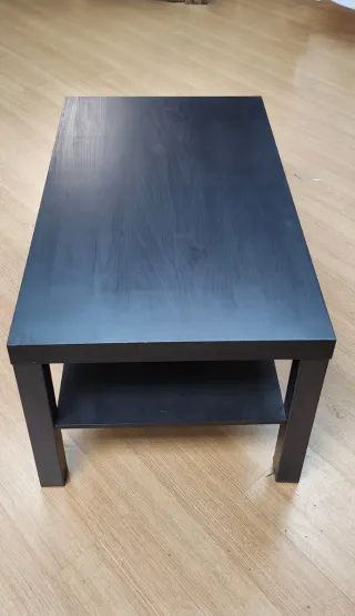 Mesa auxiliar negra de madera