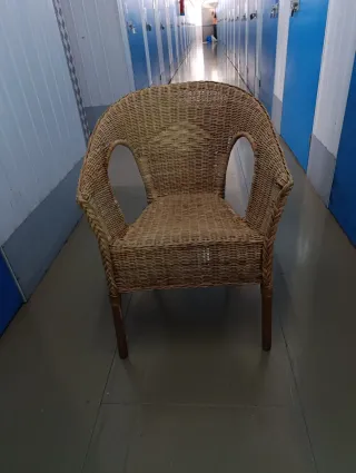 Silla de mimbre para terraza