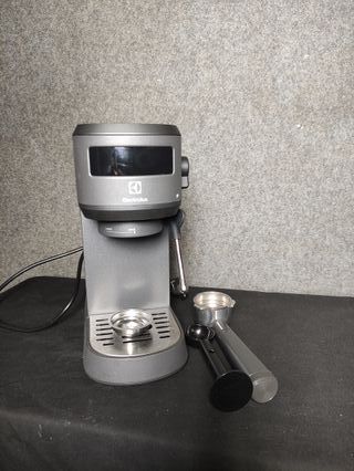 Cafetera Espresso Electrolux E6EC1-6BST