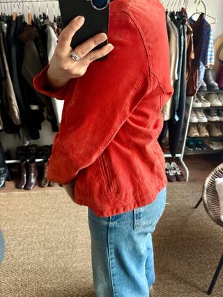 Cazadora de ante rojo