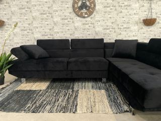 Sofá-rinconera en negro terciopelo