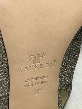 Zapato Farrutx T.36 Brillo y Tacon Dorado NUEVOS