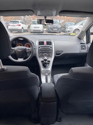 Toyota Auris 2010
