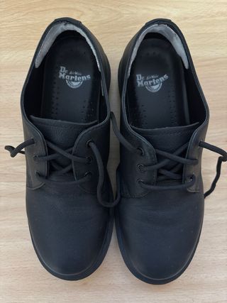 Zapatos Dr. Martens Talla 38 Negros