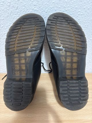 Zapatos Dr. Martens Talla 38 Negros