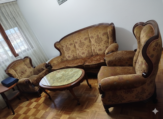 2 sofás individuales + sofá triplaza + mesita