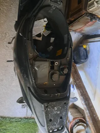 Piaggio Energy MC2 Scooter