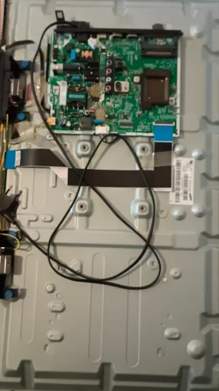 Samsung TV 32 UE32N4005AW con mando