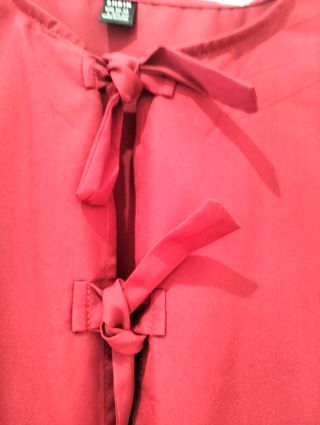 Blusa SHEIN roja burdeos