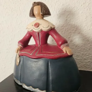 Figura Menina Maciza Pintada a Mano